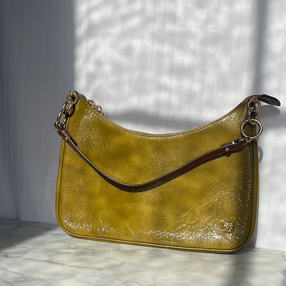Brand new Tory Burch green patent leather shoulder bag.